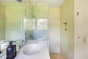 11403 NE 8th Ave, Biscayne Park, FL 33161 - Photo 27