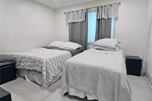 3483 Emerald Oaks Dr, Hollywood, FL 33021 - Photo 13