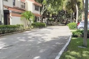 3483 Emerald Oaks Dr, Hollywood, FL 33021 - Photo 39