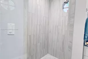 3483 Emerald Oaks Dr, Hollywood, FL 33021 - Photo 27