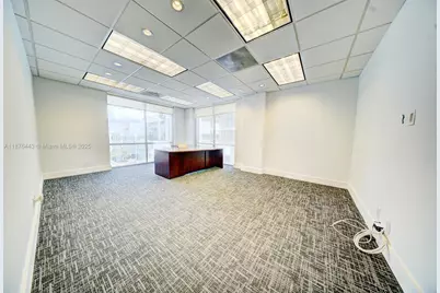 4100 Pine Tree Dr, Miami Beach, FL 33140 - Photo 17