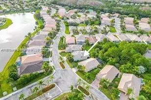 8525 Pine Cay, West Palm Beach, FL 33411 - Photo 7