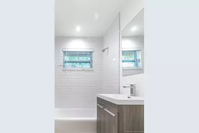 2201 NE 14th Ave #3, Wilton Manors, FL 33305 - Photo 27