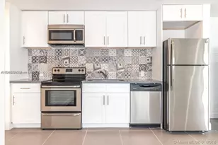 2201 NE 14th Ave, Wilton Manors, FL 33305 - Photo 19