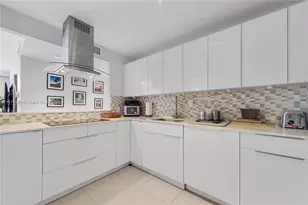 100 Bayview Dr, Sunny Isles Beach, FL 33160 - Photo 15