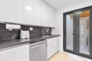 1076 NW 55th St, Miami, FL 33127 - Photo 25