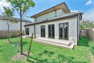 1076 NW 55th St, Miami, FL 33127 - Photo 3