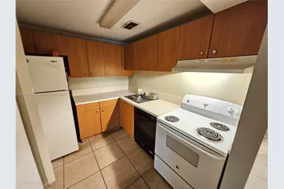 411 Executive Center Dr #209, West Palm Beach, FL 33401 - Photo 3