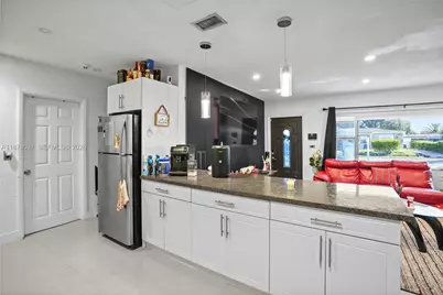 16010 NW 28th Ct, Miami Gardens, FL 33054 - Photo 15