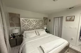 1279 W 51st Pl, Hialeah, FL 33012 - Photo 11