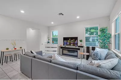 4754 Eucalyptus Dr, Hollywood, FL 33021 - Photo 5