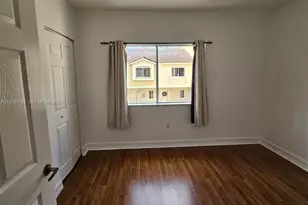 7995 NW 8th St, Miami, FL 33126 - Photo 11