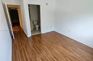 7995 NW 8th St, Miami, FL 33126 - Photo 15