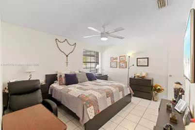11657 NW 11th Street, Pembroke Pines, FL 33026 - Photo 15