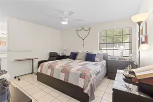 11657 NW 11th St, Pembroke Pines, FL 33026 - Photo 13