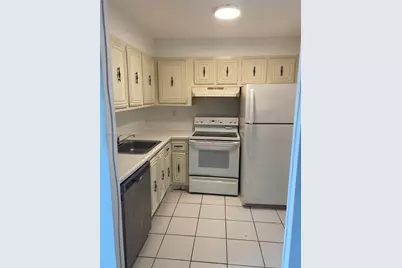 486 NW 165th St Rd #B-202, Miami, FL 33169 - Photo 3