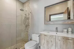 235 SE 6th St, Dania Beach, FL 33004 - Photo 37