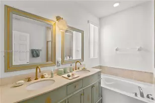 1023 NW 100th Ave, Miami, FL 33172 - Photo 17