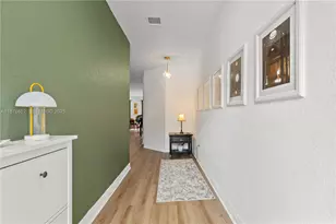 1023 NW 100th Ave, Miami, FL 33172 - Photo 9