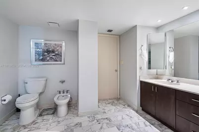 2000 Towerside Ter #1407, Miami, FL 33138 - Photo 23