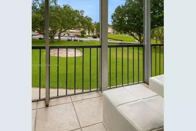 671 S Hollybrook Dr #302, Pembroke Pines, FL 33025 - Photo 11