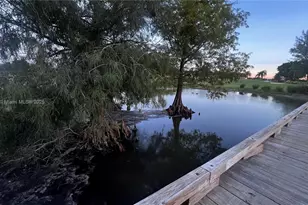 671 S Hollybrook Dr, Pembroke Pines, FL 33025 - Photo 39