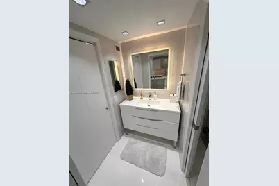 2301 Collins Ave #611, Miami Beach, FL 33139 - Photo 9