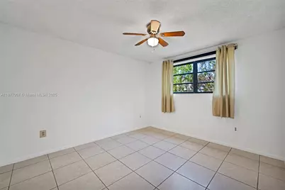 1673 Bay Rd #403, Miami Beach, FL 33139 - Photo 9