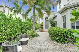 842 Spinnaker Dr E, Hollywood, FL 33019 - Photo 9