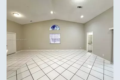 20133 NW 9th Ct, Pembroke Pines, FL 33029 - Photo 15