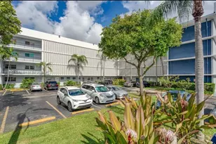 873 NE 195th St, Miami, FL 33179 - Photo 45