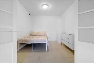 873 NE 195th St, Miami, FL 33179 - Photo 15