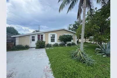 5290 NE 10th Ave, Deerfield Beach, FL 33064 - Photo 1