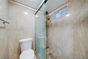 1665 Bay Rd, Miami Beach, FL 33139 - Photo 17