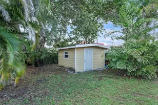 660 NE 32nd St, Oakland Park, FL 33334 - Photo 17