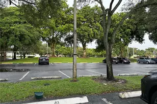 3100 W Rolling Hills Cir, Davie, FL 33328 - Photo 7