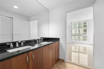 300 S Biscayne Blvd #T-3604, Miami, FL 33131 - Photo 17