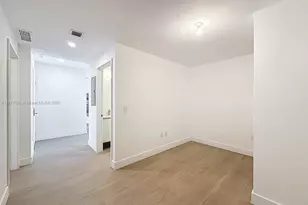 700 NE 24th St, Miami, FL 33137 - Photo 29