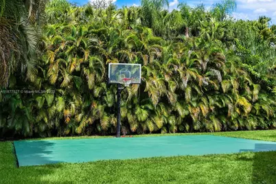 9325 SW 59th Pl, Pinecrest, FL 33156 - Photo 15