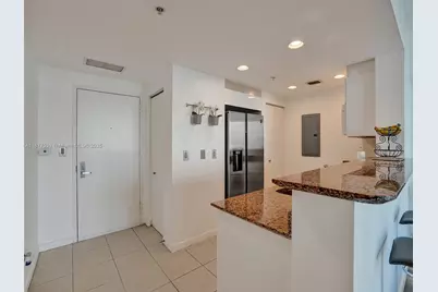 325 S Biscayne Blvd #1520, Miami, FL 33131 - Photo 11