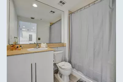 325 S Biscayne Blvd #1520, Miami, FL 33131 - Photo 13