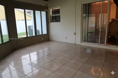 9740 SW 13th St, Pembroke Pines, FL 33025 - Photo 11
