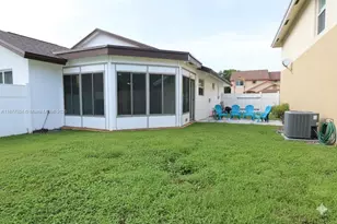 9740 SW 13th St, Pembroke Pines, FL 33025 - Photo 7