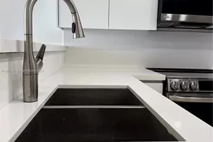 520 Brickell Key Dr, Miami, FL 33131 - Photo 5