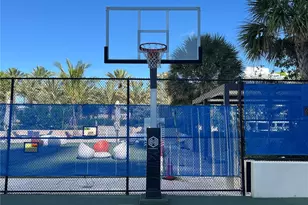 300 South Pointe Dr, Miami Beach, FL 33139 - Photo 39