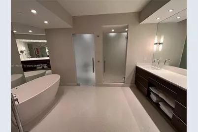 300 S Pointe Dr #2806, Miami Beach, FL 33139 - Photo 5