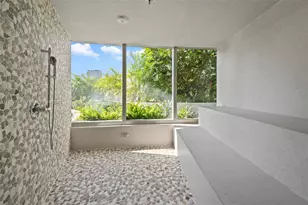 700 NE 24th St, Miami, FL 33137 - Photo 37