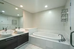 2950 NE 188th St, Aventura, FL 33180 - Photo 31