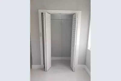 150 NE 169th Ter, North Miami Beach, FL 33162 - Photo 31