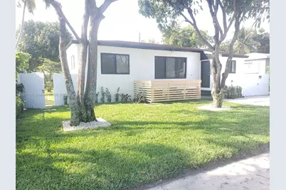 150 NE 169th Ter, North Miami Beach, FL 33162 - Photo 3